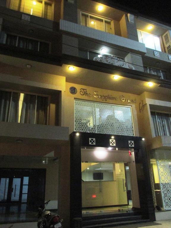 The Sapphire Grand Ξενοδοχείο Βαρανάσι Εξωτερικό φωτογραφία