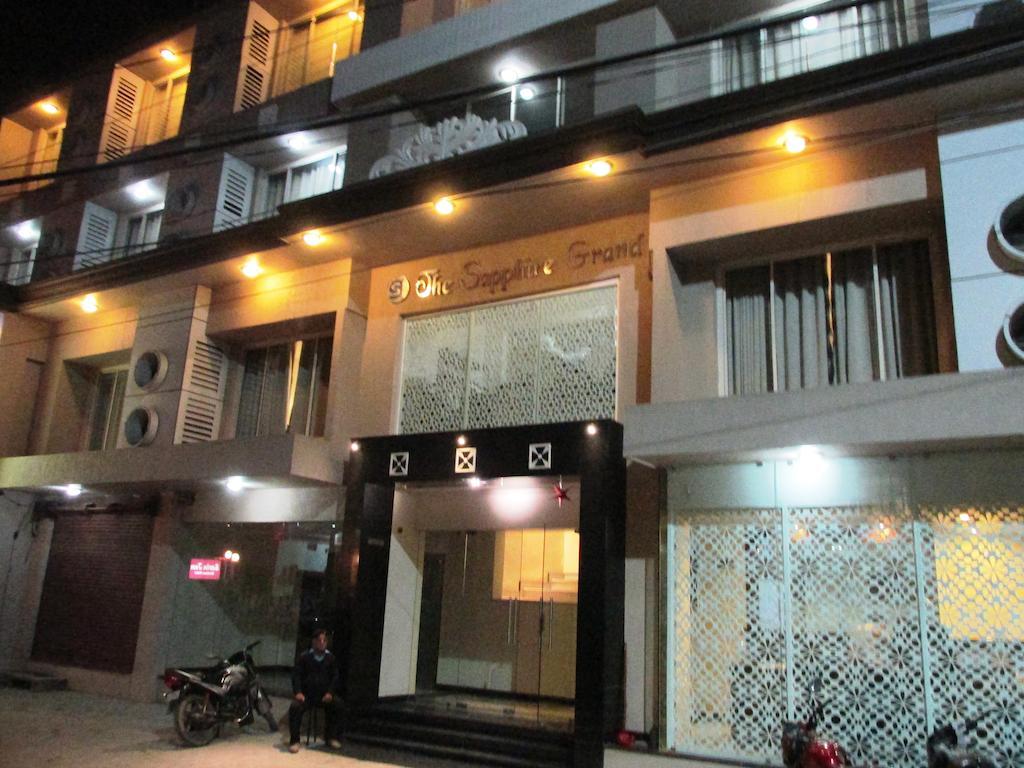 The Sapphire Grand Ξενοδοχείο Βαρανάσι Εξωτερικό φωτογραφία