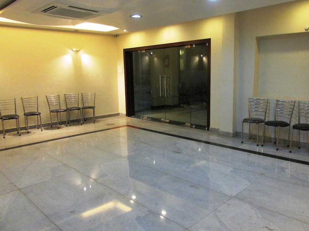 The Sapphire Grand Ξενοδοχείο Βαρανάσι Εξωτερικό φωτογραφία