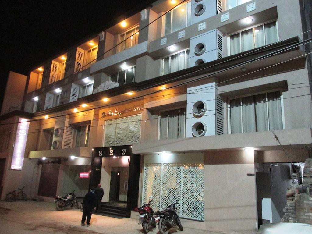 The Sapphire Grand Ξενοδοχείο Βαρανάσι Εξωτερικό φωτογραφία
