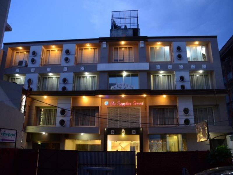 The Sapphire Grand Ξενοδοχείο Βαρανάσι Εξωτερικό φωτογραφία